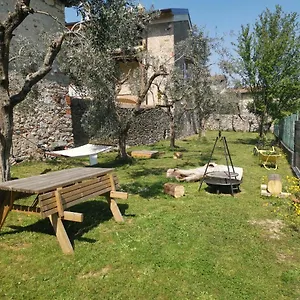 https://appartamenti-il-borgo-nascosto-la-casetta.it-lombardy.com